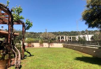 Villa Astali has rooms with a private hot tub