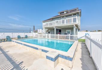 S, S, Minnow has Balcony rooms