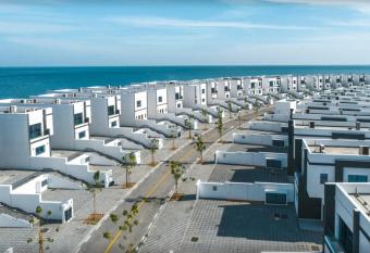 Iconic 4-bedroom villa with pool in Fujairah Palm has rooms with a private hot tub