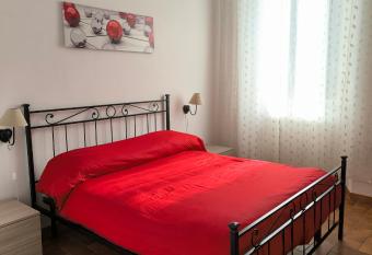 La Corte allows 18 year olds to book a room