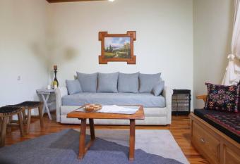 Beautiful Bed House in Metsovo has Balcony rooms