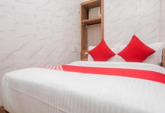 THE MUMBAI inn has Balcony rooms