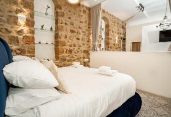 Lovely 2Bedroom In City Center has Balcony rooms