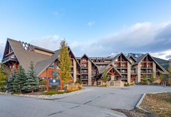 Stunning Mountain Views, Pool & Hot Tub, King Bed, BBQ, Fireplace, Wi-Fi! has Balcony rooms