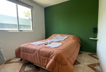 Expresso tres cruces dos allows 18 year olds to book a room