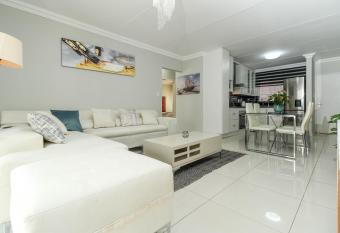 Gorgeous Diamond has rooms with a private hot tub