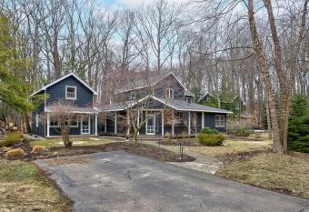 The Sanctuary at Deer Dune , Saugatuck has Balcony rooms