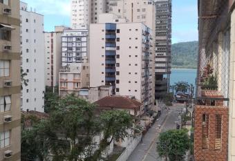 Apto acochegante com Praia e lazer has Balcony rooms