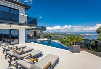 Villa Platinium has Balcony rooms