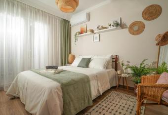 Homey Edessa has Balcony rooms