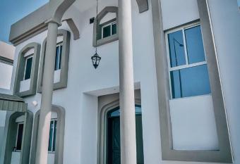 FALCON VILLA allows 18 year olds to book a room