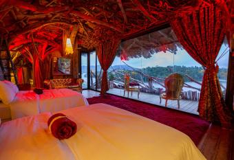 Bethel Lozana Guatape allows 18 year olds to book a room