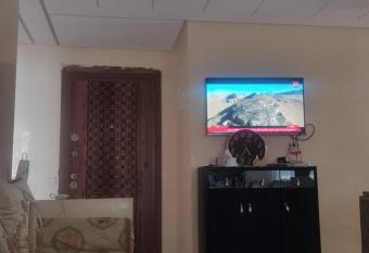 Jannat tamaris allows 18 year olds to book a room