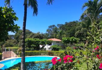 Absolutely unique 4-bedroom vacation home for 8p has Balcony rooms