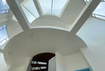 Casa Amarilla has Balcony rooms