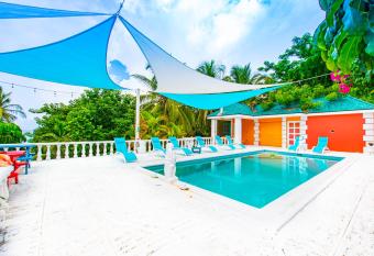 Palms Cottage at Viking Hill allows 18 year olds to book a room