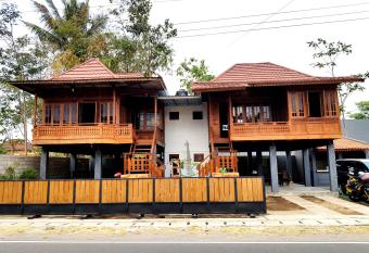 Degolan Wooden House allows 18 year olds to book a room