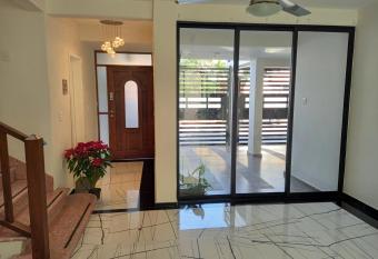 Habitaciones Amubladas Logos II has Balcony rooms