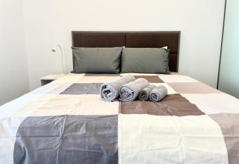 Sweet One Bed-Room Apt with free park - Westmead has Balcony rooms