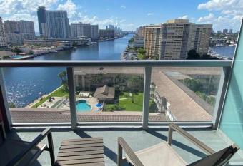 Studio Unit @Beachwalk Resort w/ Pool has Balcony rooms