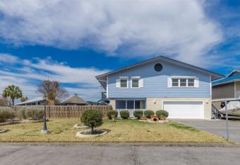 Daddo-Loco - House has Balcony rooms