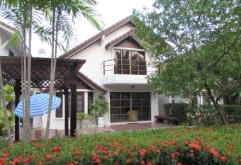 Idyllische Strandvilla C8 has Balcony rooms