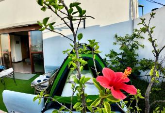 Nomad allows 18 year olds to book a room