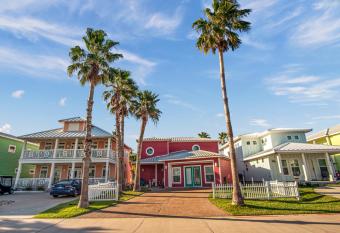 Saltwater Taffy - House has Balcony rooms
