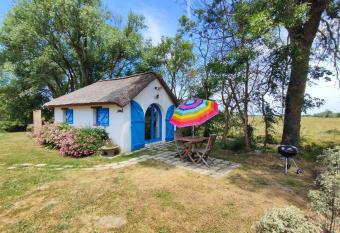 Les bourrines du marais, Le bourrineau has Balcony rooms