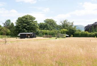 Black Mountain bespoke breaks has rooms with a private hot tub