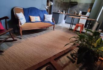 Num  ro 12, appartement douillet allows 18 year olds to book a room