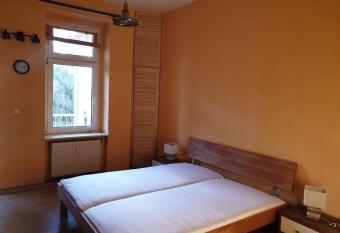 Privatzimmer in Leipzig S  dost has Balcony rooms