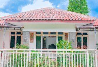 Villa Garuda Wisnu Kencana 9 has Balcony rooms
