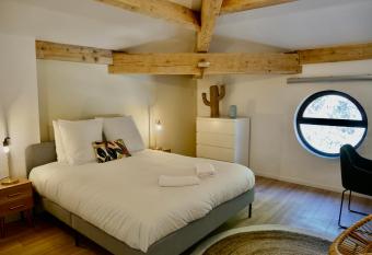 R  nov   Pkg Wifi Entr  e Ind Callelongue Coliving allows 18 year olds to book a room