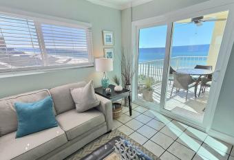 Stunning, renovated luxury ocean view 3-bedroom condo on white sand beach, Snow Birds welcome has Balcony rooms
