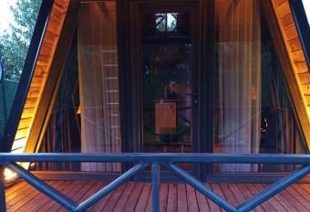 K  van   Bungalov allows 18 year olds to book a room