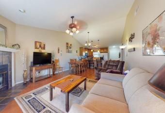 The Bluffs Lakeview has Balcony rooms