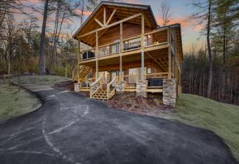 Stepping Stone cabin has Balcony rooms