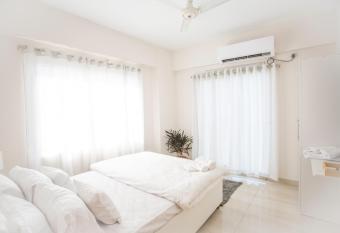 Hola has Balcony rooms