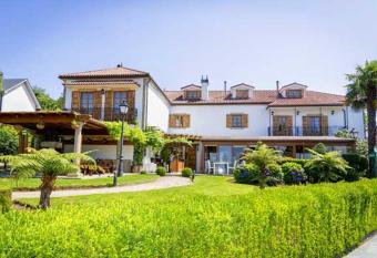 Pazo do Rio has Balcony rooms