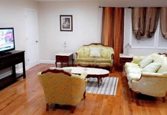 Brand New Apartment - Close to Downtown Providence allows 18 year olds to book a room