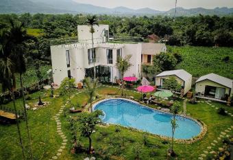 Hannah Villa Ba Vi - Venue Travel has Balcony rooms