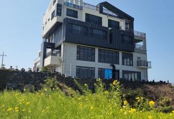 Eutteum-won Pension has Balcony rooms