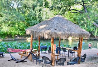 Son's Rio Cibolo Glamping Cabin #H Poolside Cabin with Paddle-boarding, Hot Tub, and More! has Balcony rooms