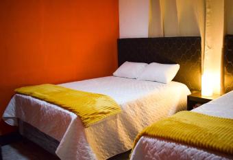 Hostal GYG has Balcony rooms