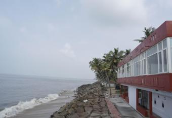 Cherai Blue View Beach Resort has Balcony rooms