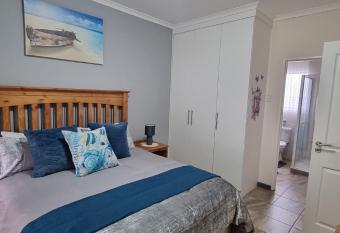 Clarens, Paddocks 23 allows 18 year olds to book a room