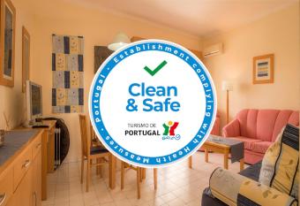 A27 - Secluded Apartment 2 Minutes from the Center has Balcony rooms