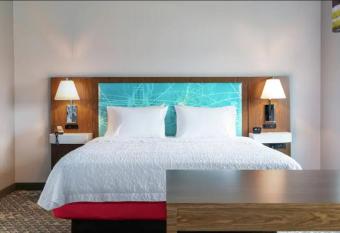 Hampton Inn by Hilton Detroit Southfield has Balcony rooms