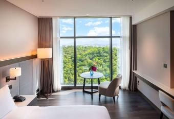 DoubleTree By Hilton Seoul Pangyo allows 18 year olds to book a room